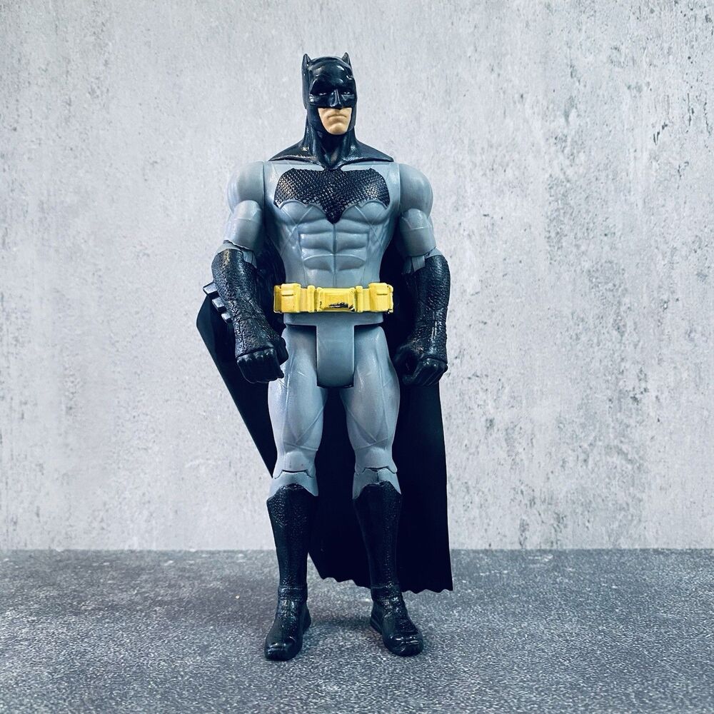 Mattel Batman v Superman Dawn of Justice 6" Grapnel Blast Batman Action Figure